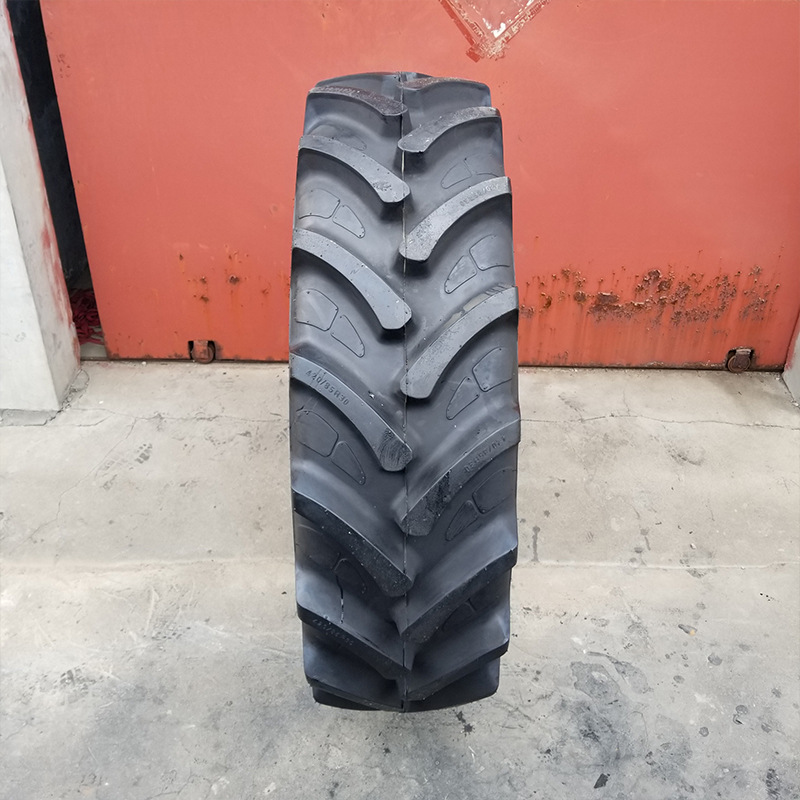 420/85R30 34拖拉机轮胎全钢丝子午线真空农业机械轮胎