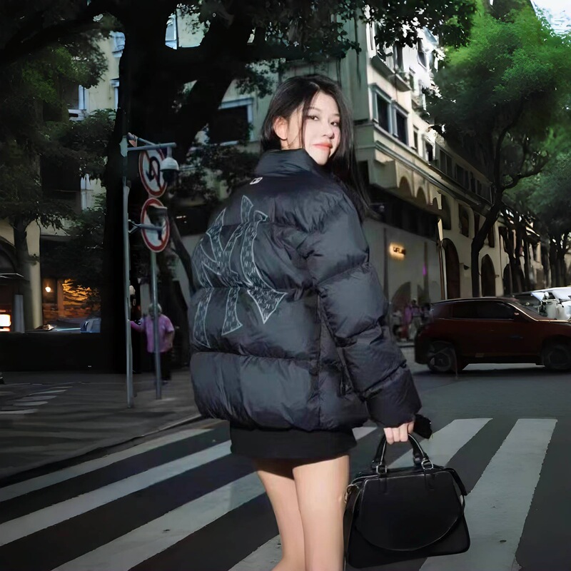 Putian High Version Trendy Brand MLB Down Jacket Short NY Back Large Label Full Print 2024 New Bread Jacket Putian High Version Trendy Brand MLB Down Jacket Short NY Back Large Label Full Print 2024 New Bread Jacket