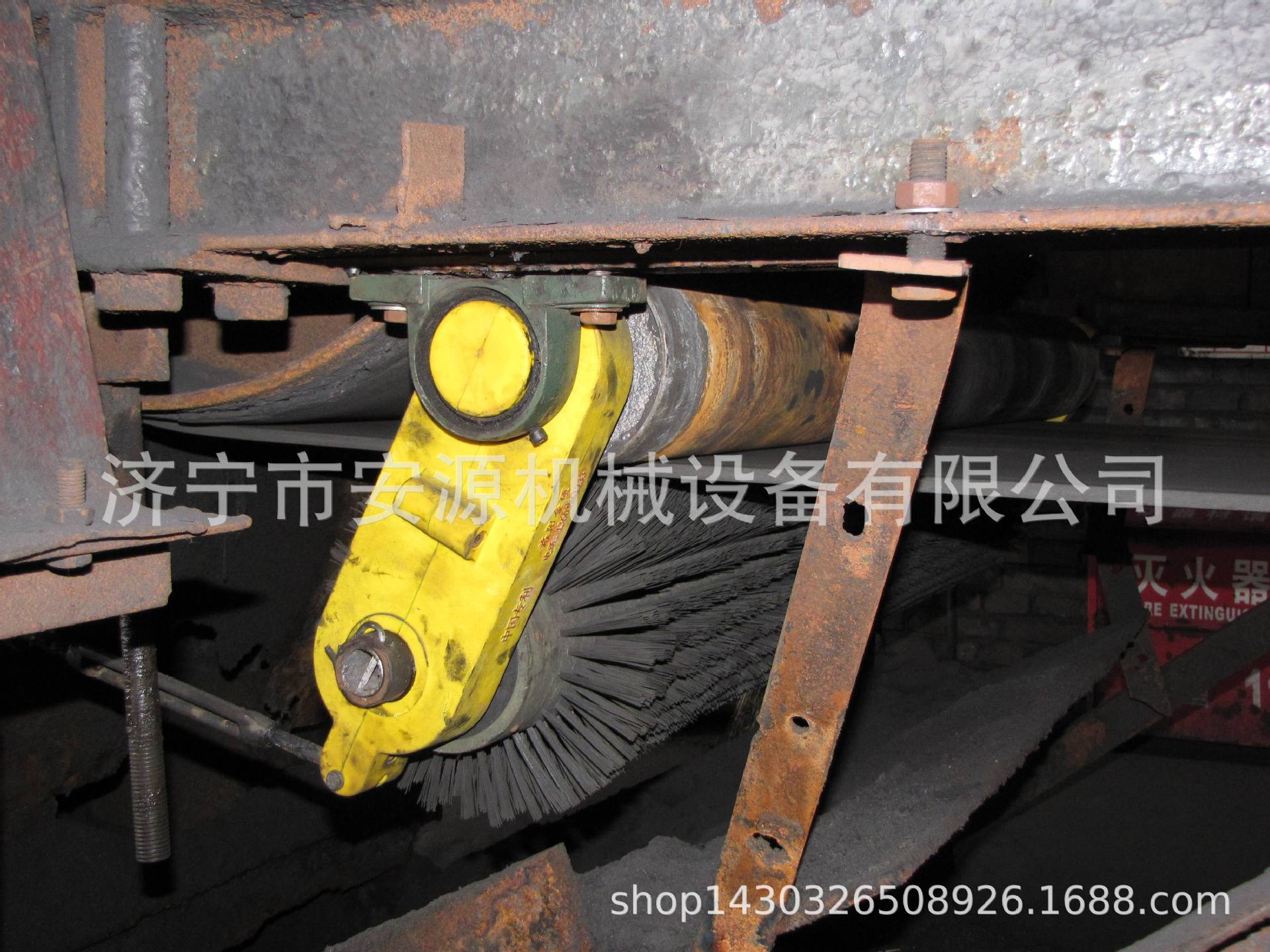 毛刷清扫器-被动滚刷清扫器-山西煤矿皮带机滚刷清扫器
