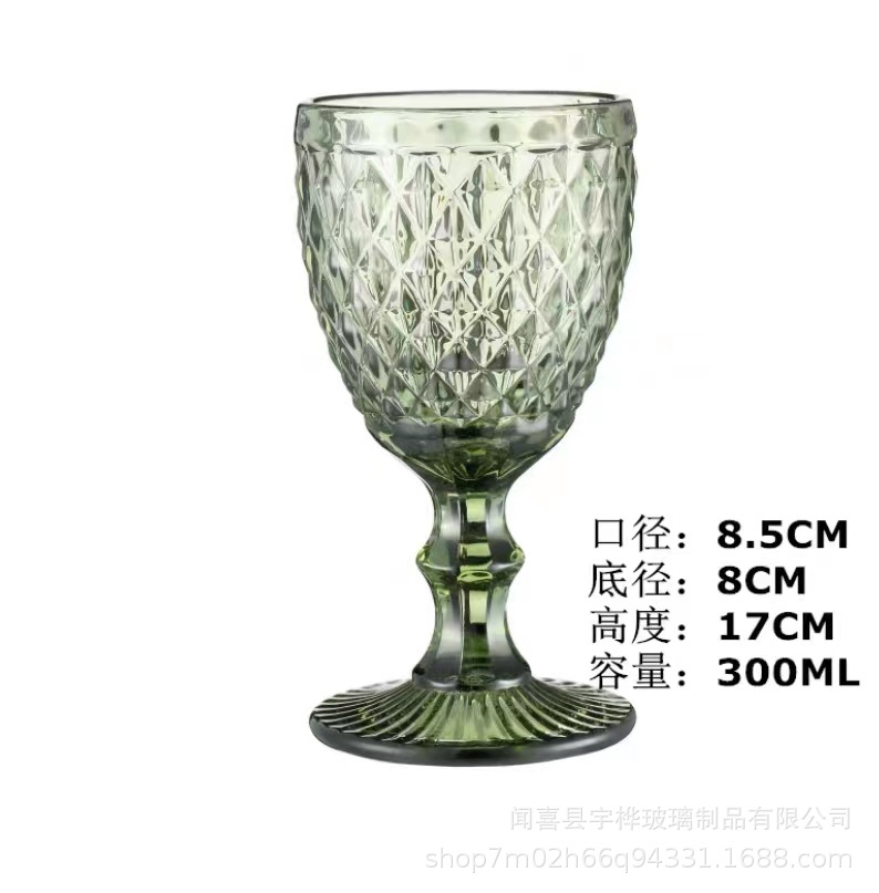 Suministro directo de fábrica de estilo europeo en relieve de vidrio de color copa de vino engrosada copa retro transfronterizo taza media conjunto de vino