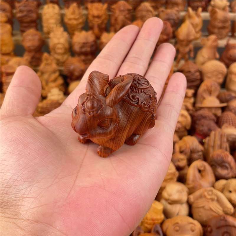 天然シダーウッド彫刻高油古材幸運ウサギハンドピース干支ウサギの装飾品工芸品ホームデスクトップ装飾|undefined