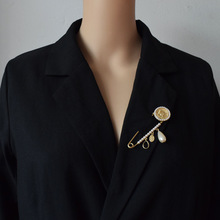 新款复古巴洛克宝石珍珠流苏吊坠胸针女个性气质高档别针百搭配饰