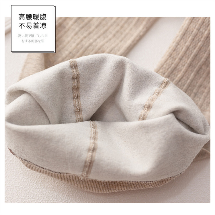 秋冬のベルベット麻花磨毛は子供のパンストの現物卸売りの新しい女の子が保温して足のズボンを踏む
