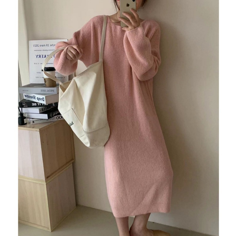 秋冬の服の新型の怠惰な風のニットの長袖のワンピースの女性のゆったりした中の長いタイプは膝の純色のセーターを過ぎてスカートを打ちます。|undefined