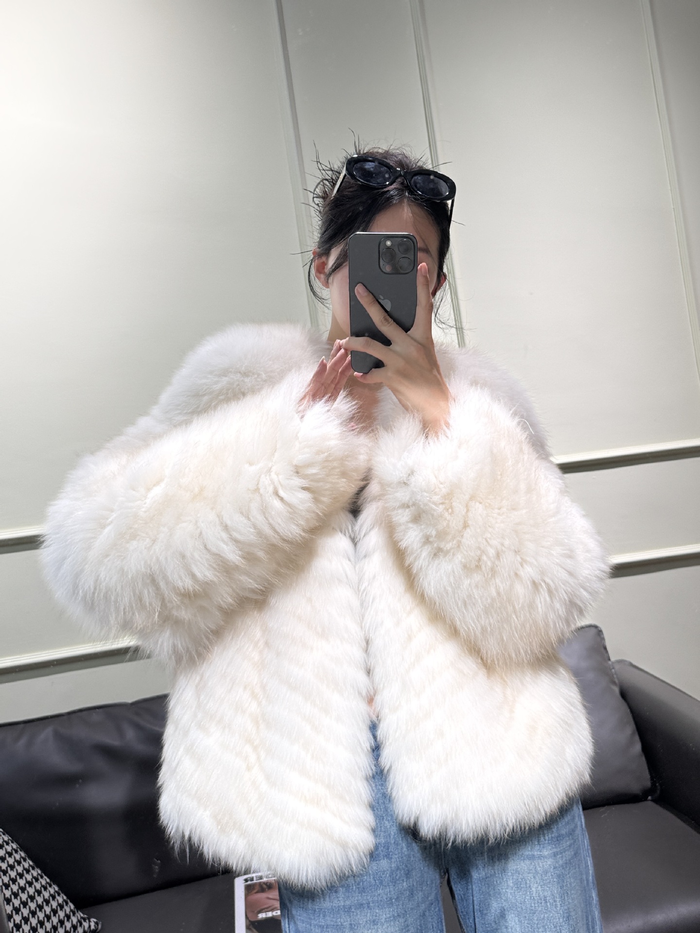 Off-Season Special Price, Real Shot of Fox Fur Coat with Strip Weaving Technique, Korean Style Young Fashion Fur Coat, Genuine Haining Fur Coat