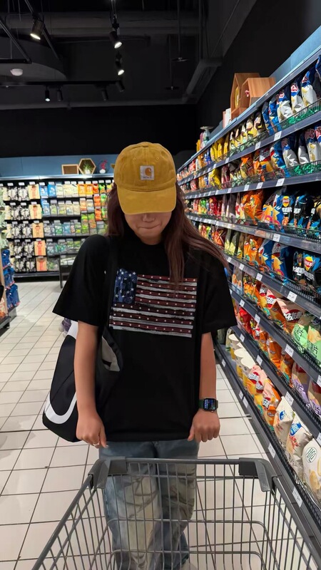 [High-quality, direct-from-the-source 21-count, 230-gram, tightly woven, 100% combed cotton T-shirt with a back-neck design] with a print on the back