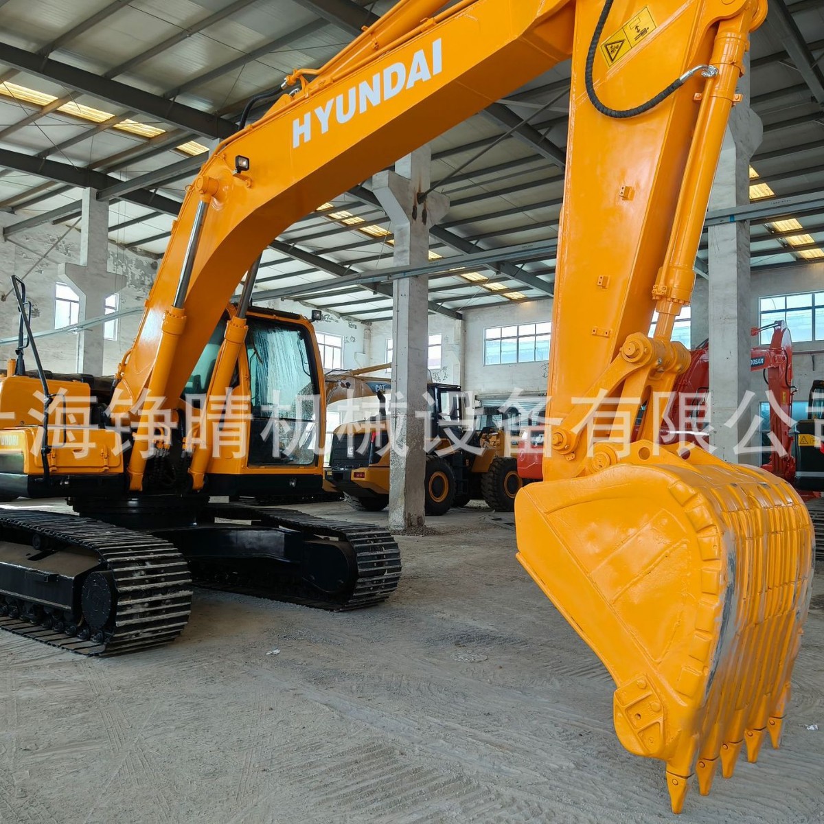 现代220-9挖掘机huundai 上海现货出口低价出售！可出口！