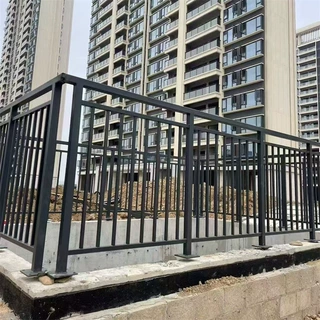 粤通镀锌管防护栏小区别墅学校用围栏护栏楼梯防护栏
