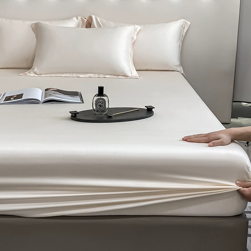 Cool Sensación de la cama de seda de hielo de una sola pieza para dormir desnudo de verano Cubierta de colchón de tres piezas Cubierta de la cama con todo incluido