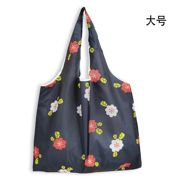 Capacious folding shopping bag