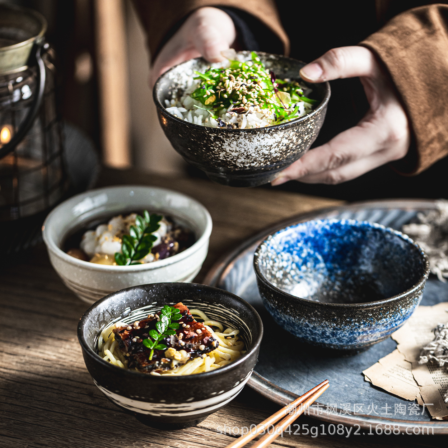 Tazón de arroz de cerámica de estilo japonés hogar olla caliente coreana cocina japonesa retro personalizado creativo comercial engrosado tazón pequeño tazón de sopa