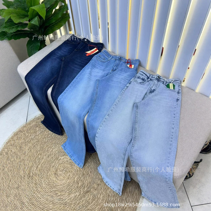 Boyfriend jeans available. High-quality women's jeans, wide-leg straight pants, in stock at the factory Boyfriend jeans available. High-quality women's jeans, wide-leg straight pants, in stock at the factory