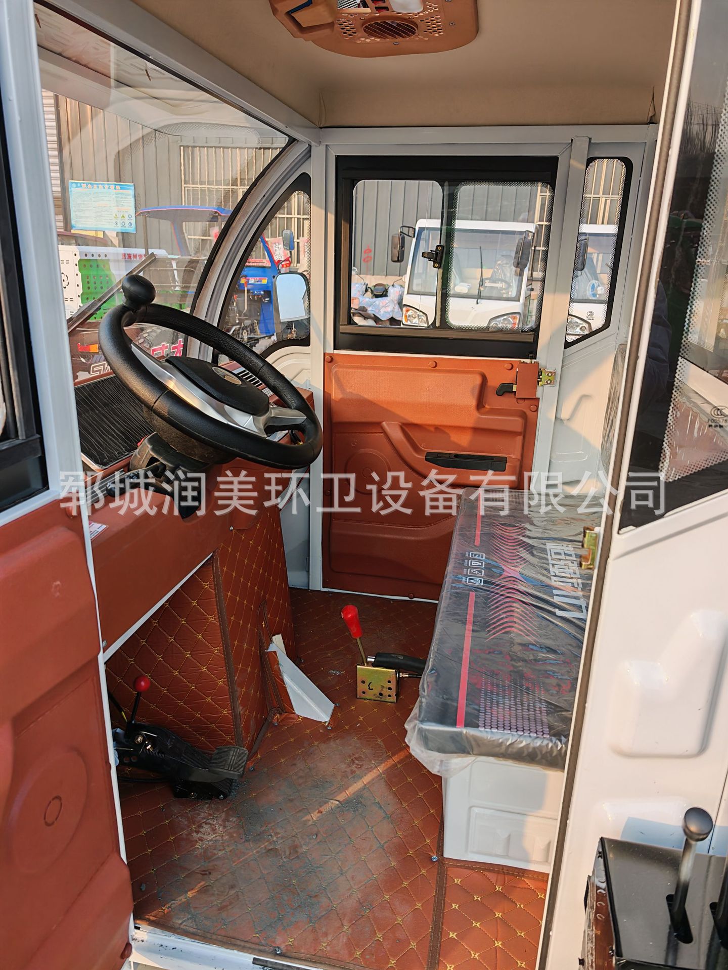 Self-Loading and Unloading Property Waste Removal Vehicle, 8-Cubic-Meter Hanging Bin Garbage Truck, Electric Three-Wheel Classified Waste Bin Transport Vehicle