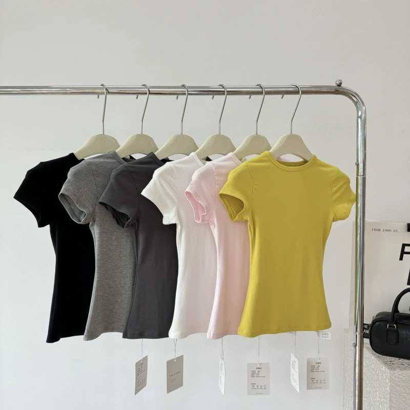 YS8im к супермоделью Кардашьян! Высокоэластичная тонкая футболка с круглым вырезом и правым плечом, топ с короткими рукавами, женский весенний универсальный короткий стиль