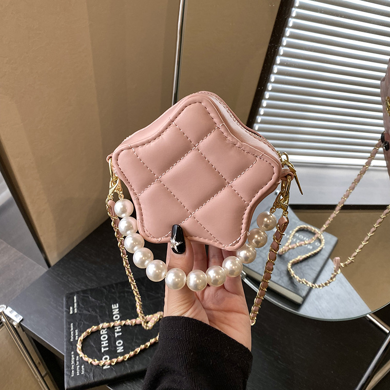 2026 bolsos de chicas coreanas princesa pequeña perla portátil mini pentaco bolsos de cambio bolsos rojos diarios image 1