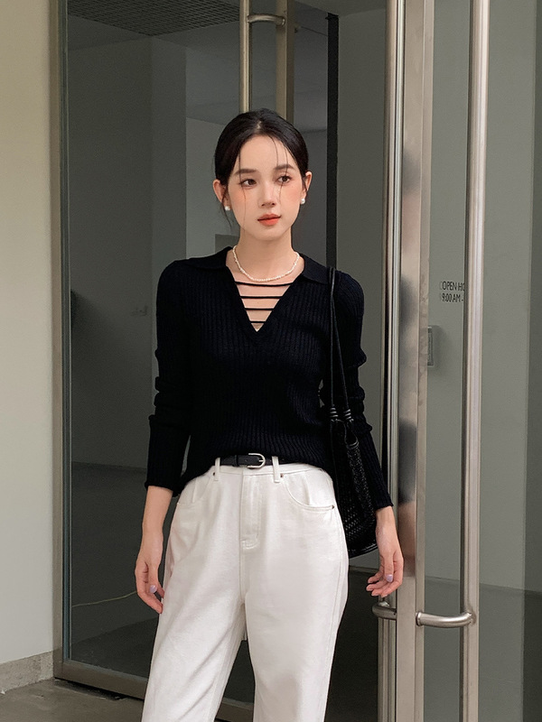 衣尔衫 小情歌 羊毛设计感V字翻领针织衫女正肩秋季纯色坑纹0562|undefined