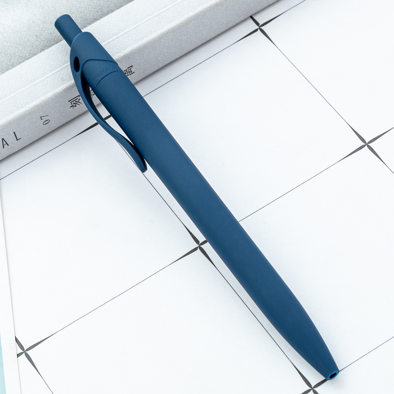 Bolígrafo de plástico multicolor se puede imprimir logotipo de escritorio de oficina bolígrafo de hotel promocional publicidad bolígrafo de regalo