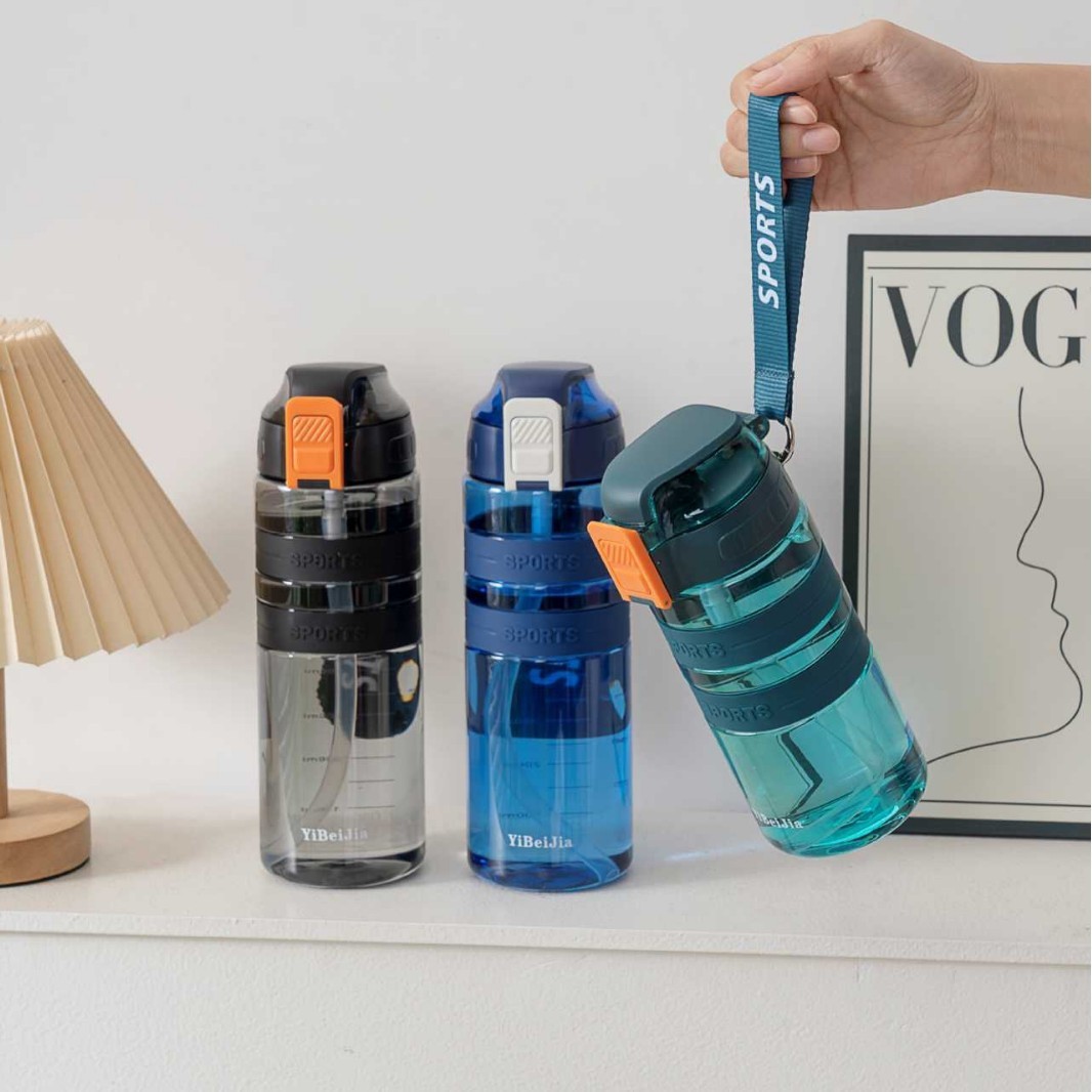 Yili taza de agua de gran capacidad de plástico portátil deportivo fitness al aire libre turismo de estudiantes hervidas de agua tazas espaciales para niños y niñas