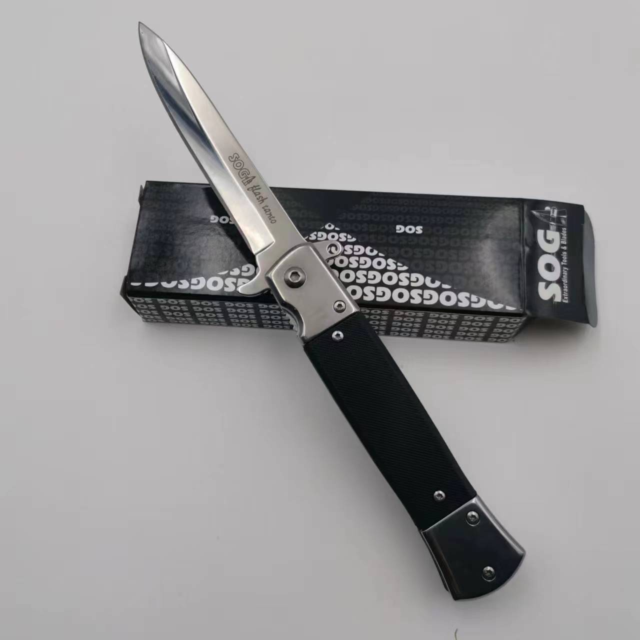 Suministro directo de fábrica Yangjiang cuchillo acampar al aire libre portátil de alta dureza de acero inoxidable mango de madera de color cuchillo plegable