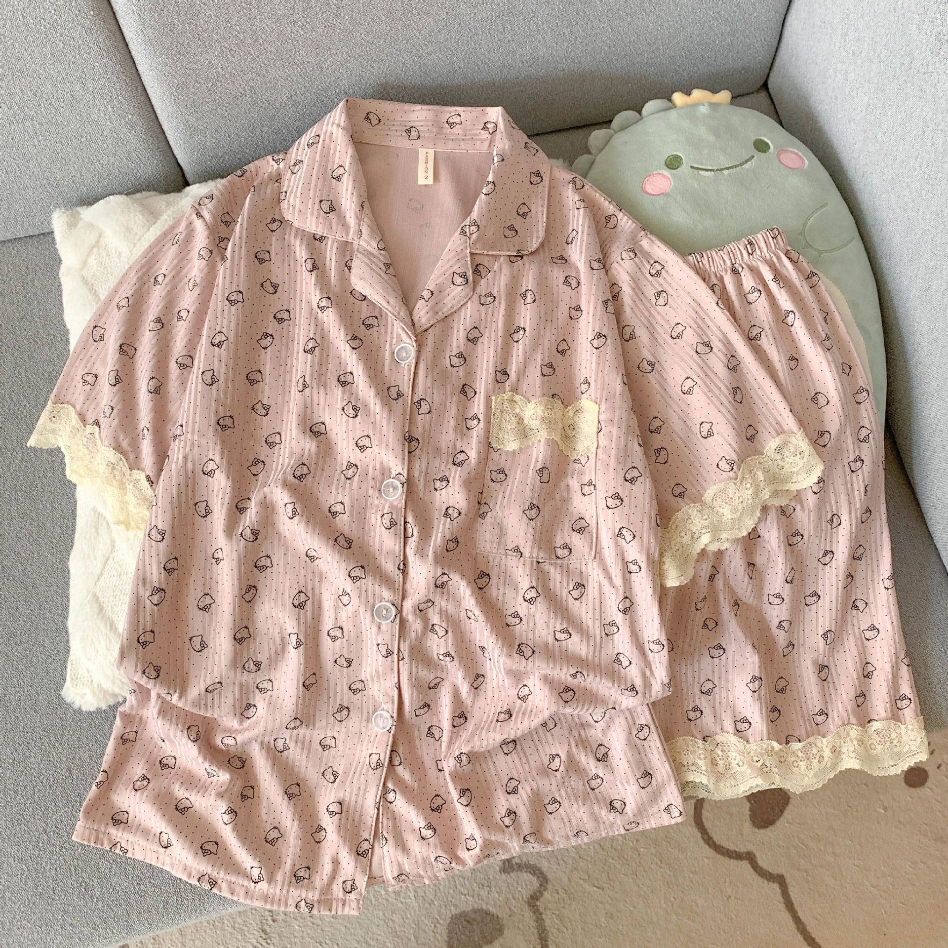 Venta al por mayor transfronteriza de nuevo estilo de seda de hielo elástico de cuatro lados pantalones cortos finos de manga corta traje de pijama mujer verano dulce dibujos animados servicio a domicilio