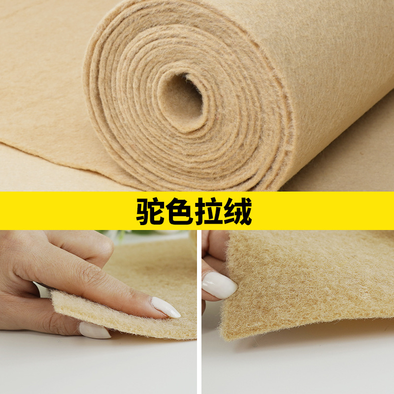 結婚祝いの赤いじゅうたんは一度に結婚して店の入り口を開店します。