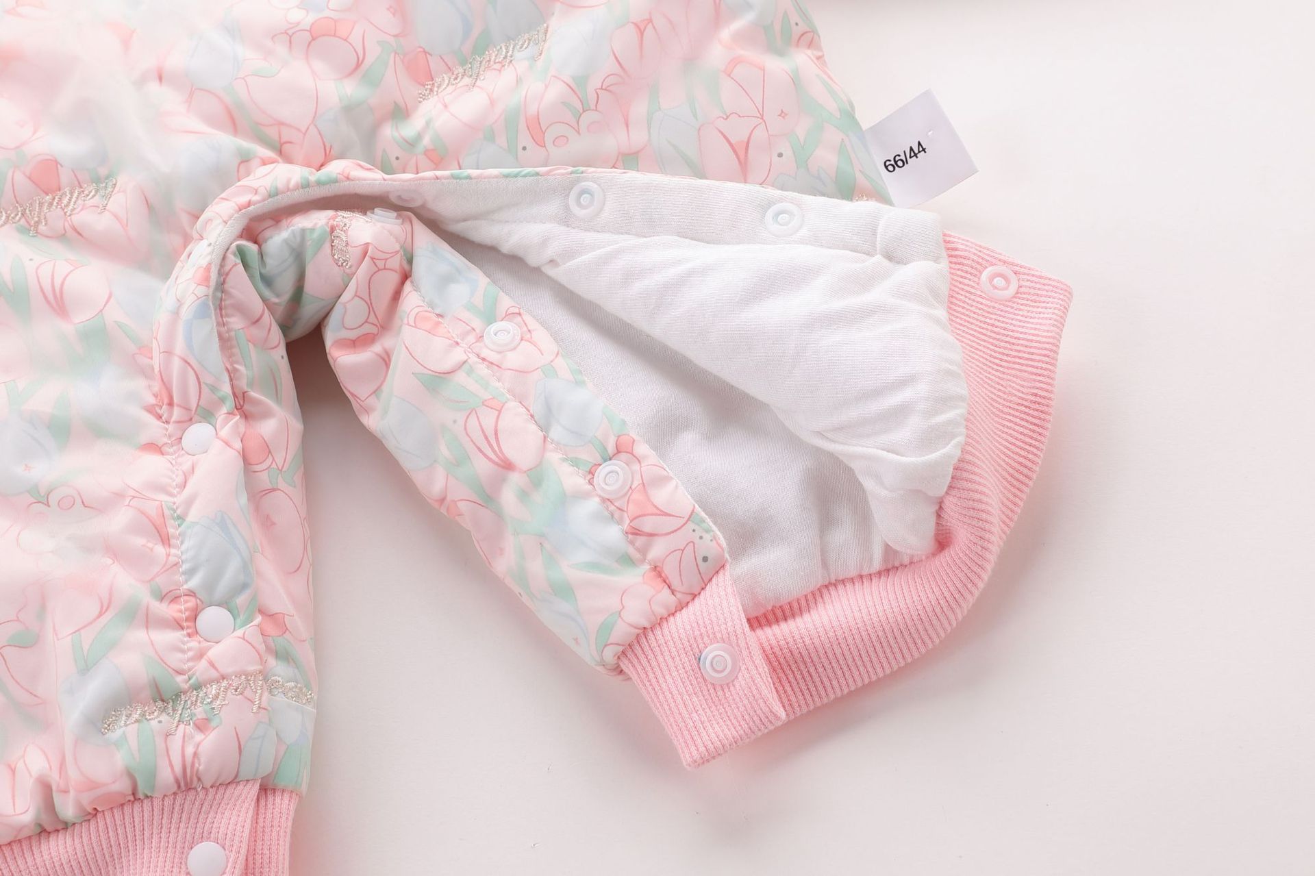 Bebé acolchado mono estilo occidental mujer bebé Otoño e Invierno estilo chino cheongsam mameluco un mes cien días lindo mameluco