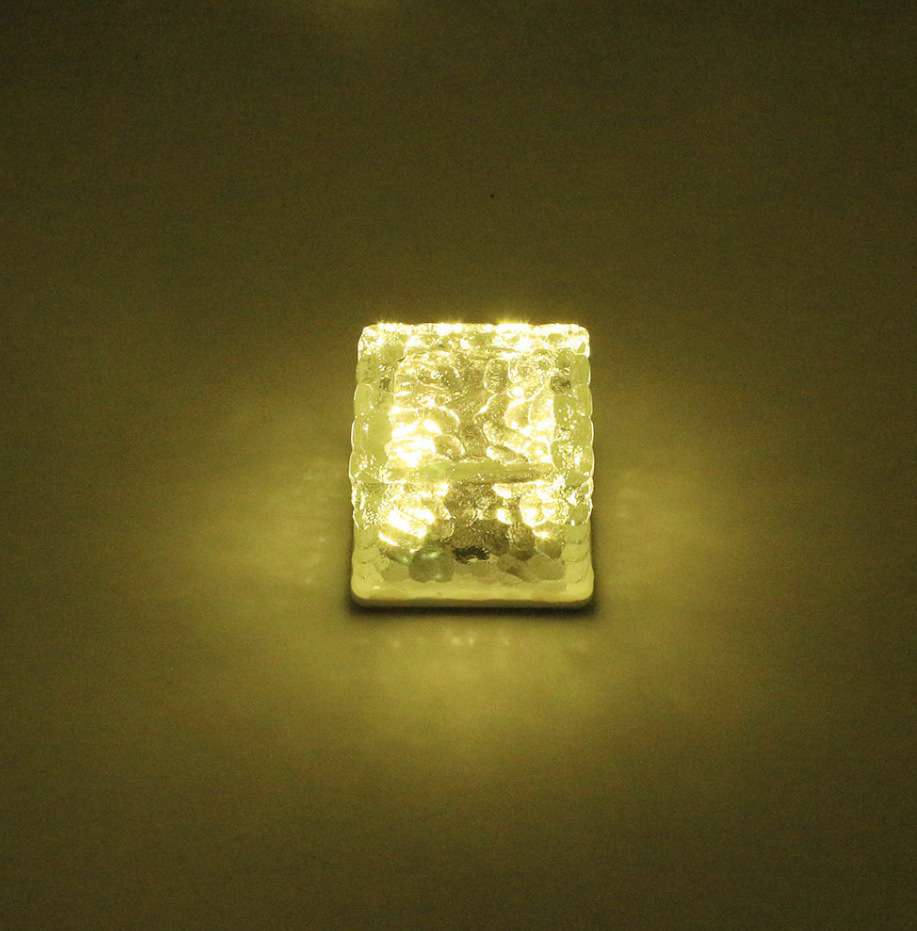 유리 작은 얼음 벽돌 따뜻한 흰색