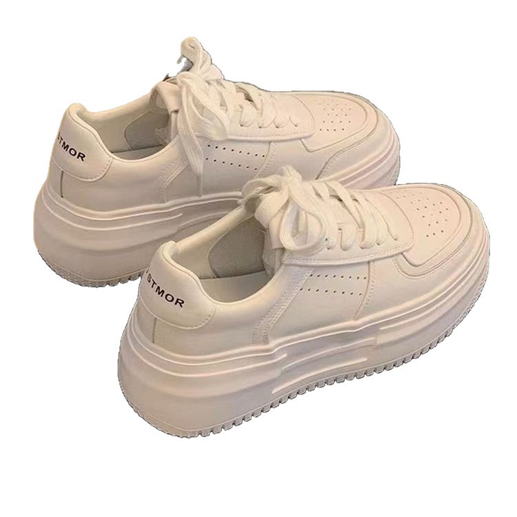 Zapatos blancos cómodos con suela gruesa para mujeres 2025 primavera y verano nuevo nicho Zhong universal zapatos deportivos casuales zapatos de skate para mujeres