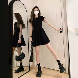 ��ʽ�ձ��L��ɫ�߶˚��|�B��ȹ��Ů�ļ�2025���¿�С�����@�ݶ�ȹ
