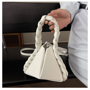 Korean Style New Style Zongzi Triangle Handbag Shoulder Small Bag Fashionable All-match Western Style Women's Bag 2024 Messenger Bag Niche