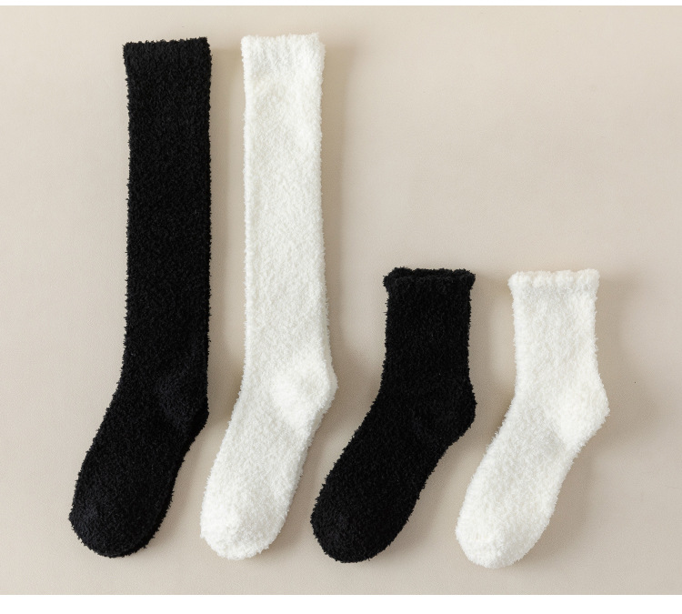 Winter Velvet Fleece Calf Socks Towel Carpet Socks Female Mid-tube display picture 1