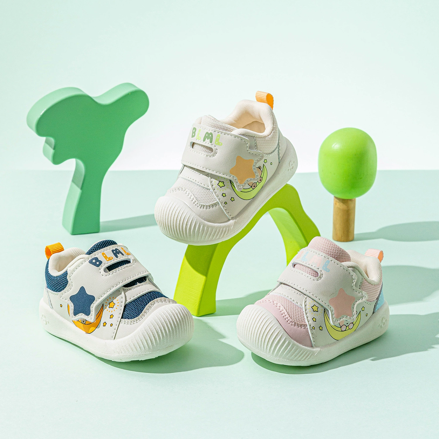 Детская ходунка 2025 новая сетка мягкая подошва мужская обувь дышащая детская обувь для девочек оптом