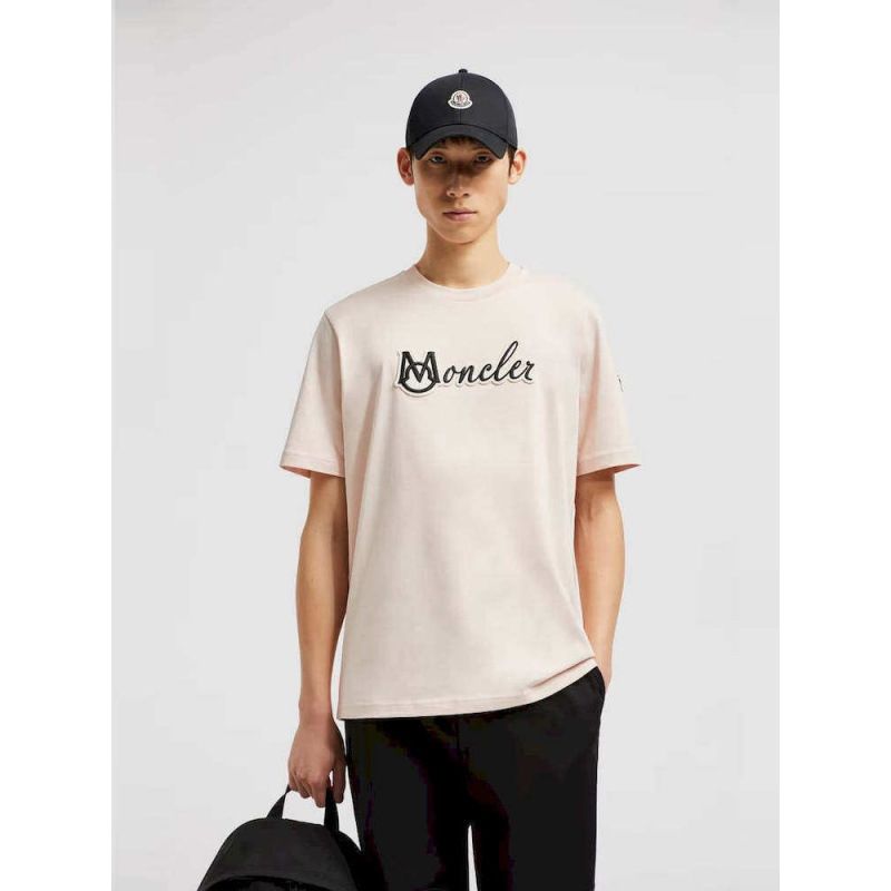 Three Tags Complete, Moncler Classic American Fashion Brand, Soft Cotton Jersey, Embroidered Logo, Crew Neck T-Shirt, Short Sleeve T-Shirt Three Tags Complete, Moncler Classic American Fashion Brand, Soft Cotton Jersey, Embroidered Logo, Crew Neck T-Shirt, Short Sleeve T-Shirt