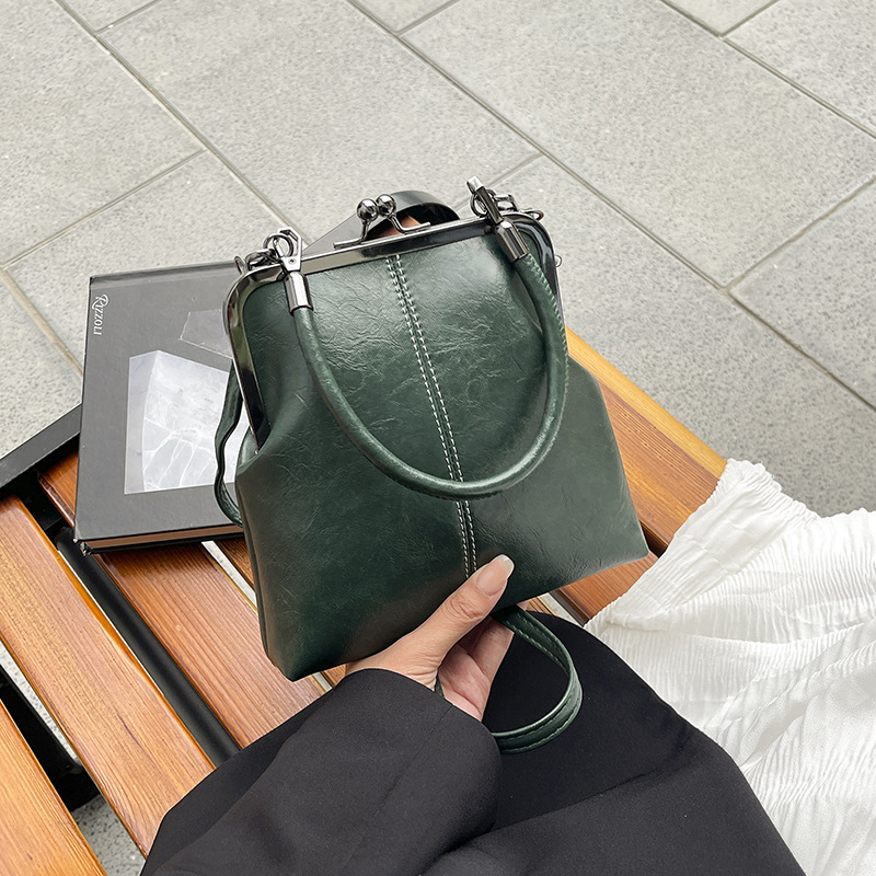 2026 New Model National Trend Oil Wax Pattern Clip-On Bag Retro National Style Single Shoulder Crossbody Handbag for Women 2026 New Model National Trend Oil Wax Pattern Clip-On Bag Retro National Style Single Shoulder Crossbody Handbag for Women