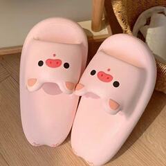 新型の家の厚い底の1字は女性を引きずって室内の百合のサンダルを着て滑り止めて糞を踏んで感じます。