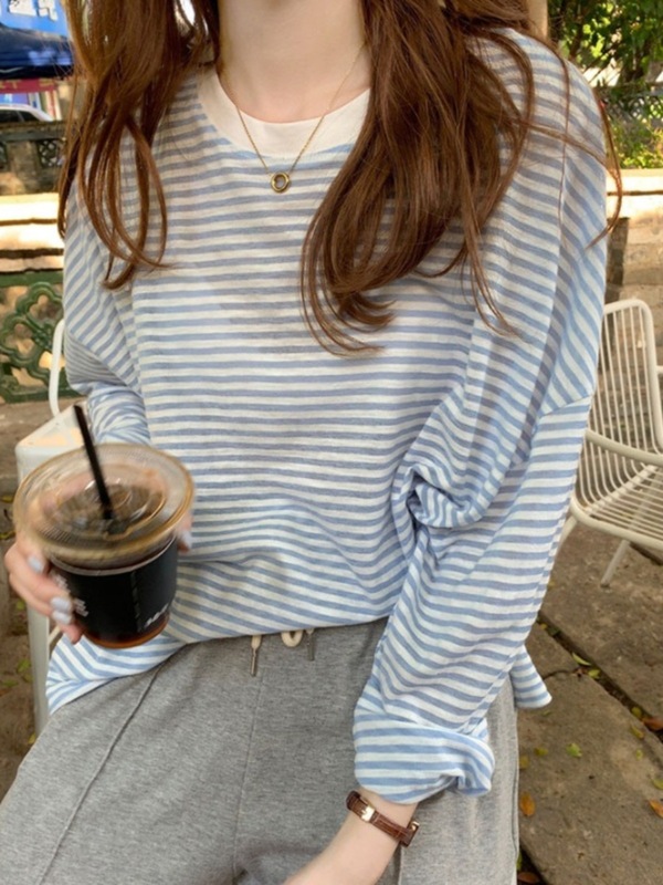 ストライプのアイスtシャツの女性のゆったりとした日焼け止めブラウスの薄いニットの夏の長袖のデザイン感があります。|undefined