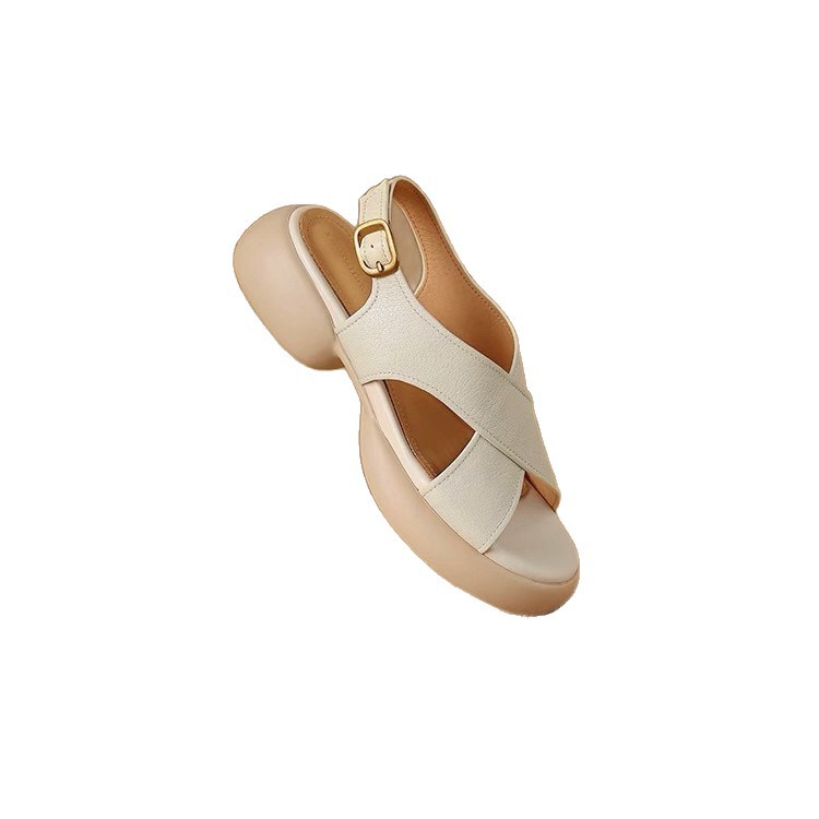 Nuevas sandalias de mujer simples con una sola gruesa y transpirable, zapatos de madre de moda, sandalias de playa de verano 2026.