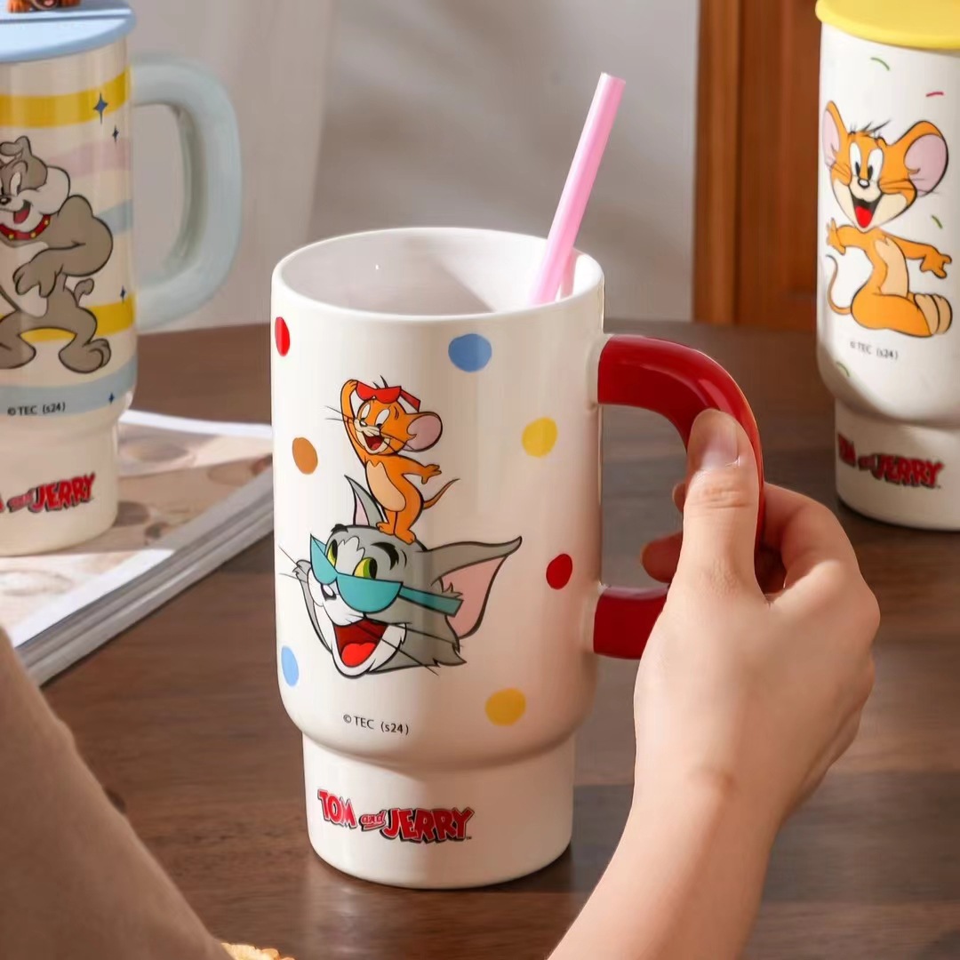 Gatos y ratones de gran capacidad con tazas de tapa de copas de paja tazas de cerámica caseras tazas de café regalos para mujeres