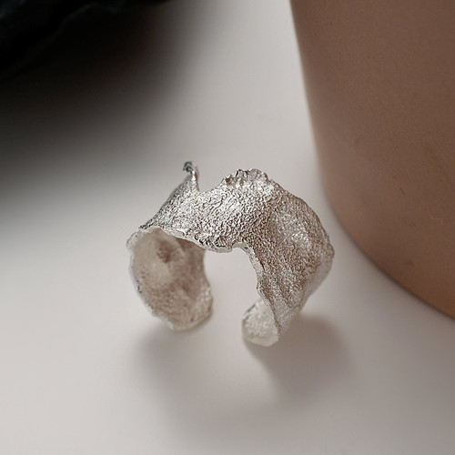 J1162 Japanese light luxury simple S925 sterling silver burnt wrinkle texture ring female ins open burnt paper texture index finger ring