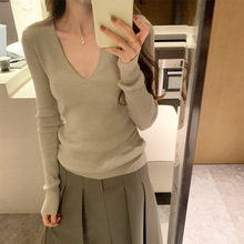 简约v领慵懒风针织毛衣女秋冬季2024新款温柔长袖上衣内搭打底衫