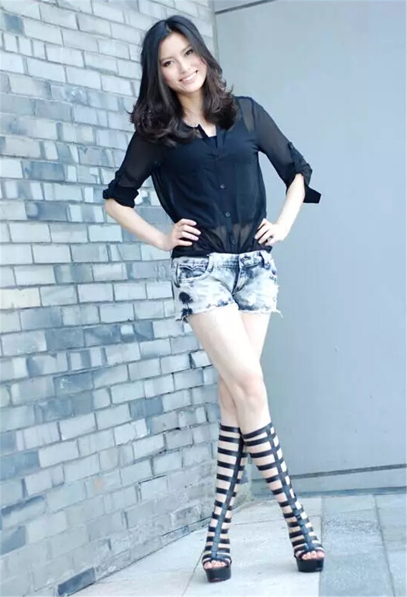 Enrolado con sandalias de verano para mujeres 2021 nuevo tacones rojos delgados temperamento de una palabra cool tacones 15CM