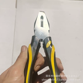 钢丝钳;尖嘴钳;铲子