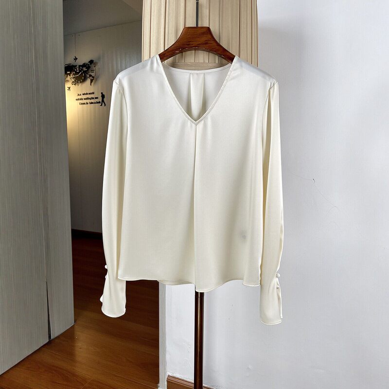 Minimalist Style V-Neck Acetate Double-Sided Satin Shirt for Women, New Spring Style, Loose Fit, Tummy-Covering, Long-Sleeve Pullover Top for Commuting