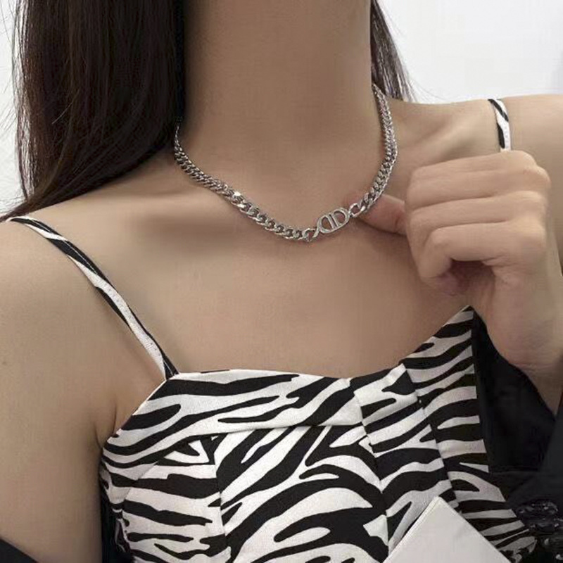 European and American Hip-Hop Rough Chain Necklace Women's ins Internet Celebrity Vintage Letter Pendant Short Clavicle Chain Pig Nose All-Match