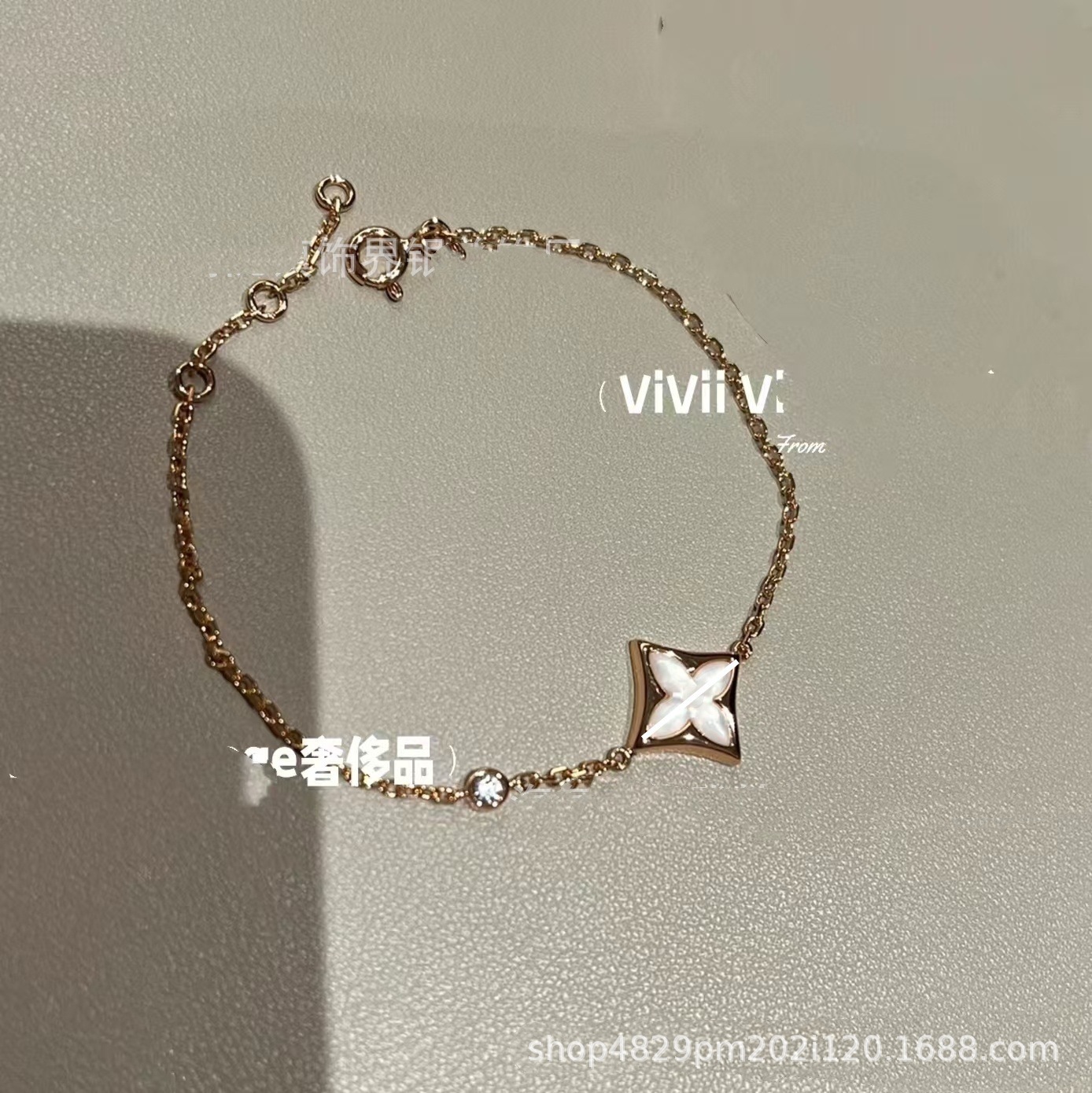 ロバの家四葉草四花五花ブレスレット女性用18Kローズゴールドメッキ軽奢菱形丸型白貝母ネックレスins