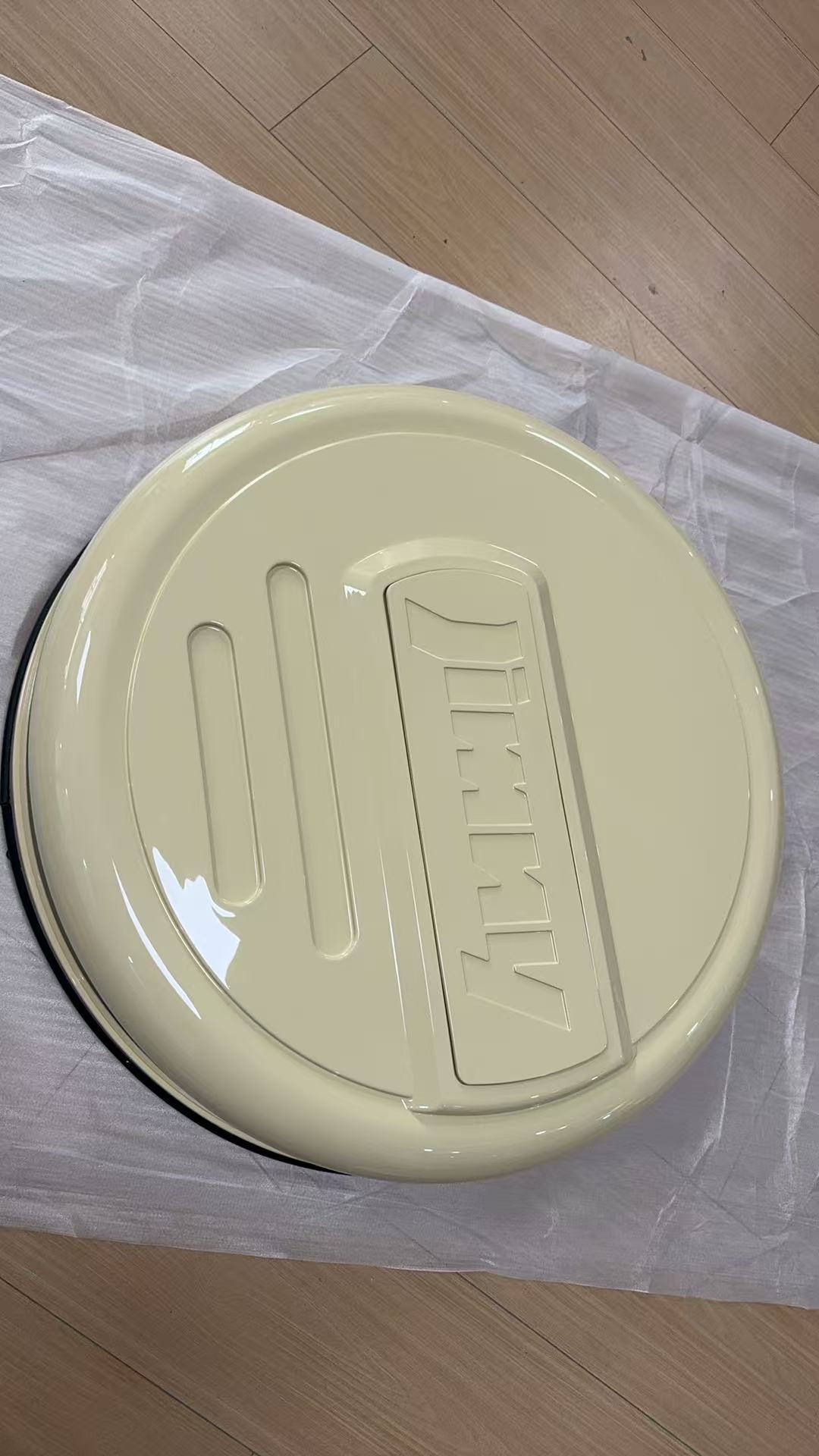 Suitable for 2019-2026 JB74 Jimny models: round hard-shell spare tire cover with zipper
