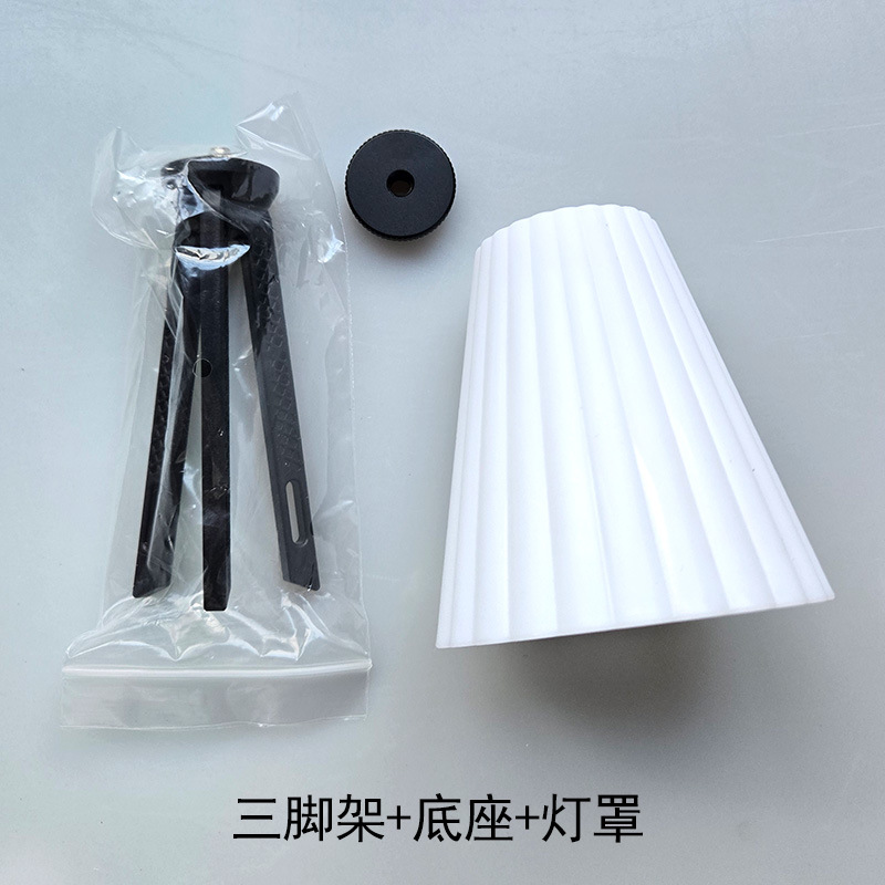 Luz de camping transfronteriza T6 zoom telescópico tesoro de carga luz blanca luz amarilla carga tienda de campaña al aire libre luz pequeña lámpara de mesa