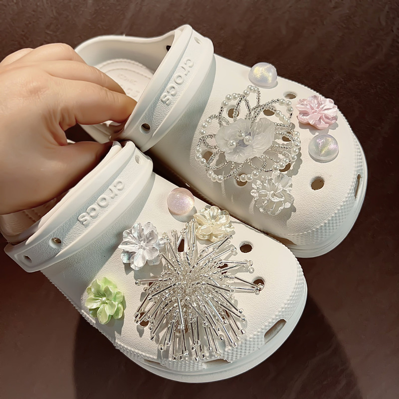 Hole Shoes Accessories High-end Sense South Korea Dongdaemun New Handmade Products Cross-border Hot Sale New Shoe Store Ideas