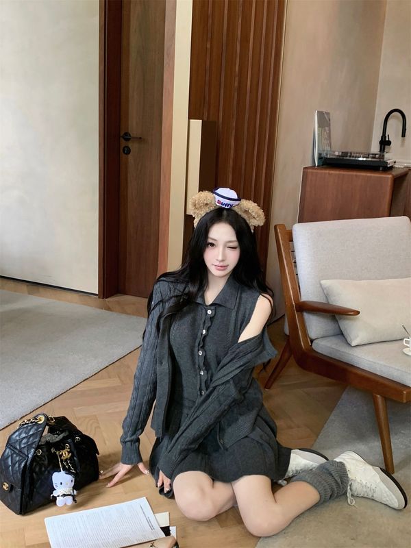 套装女装韩系Polo马甲背心减龄百褶短裙针织麻花开衫小外套三件套|undefined