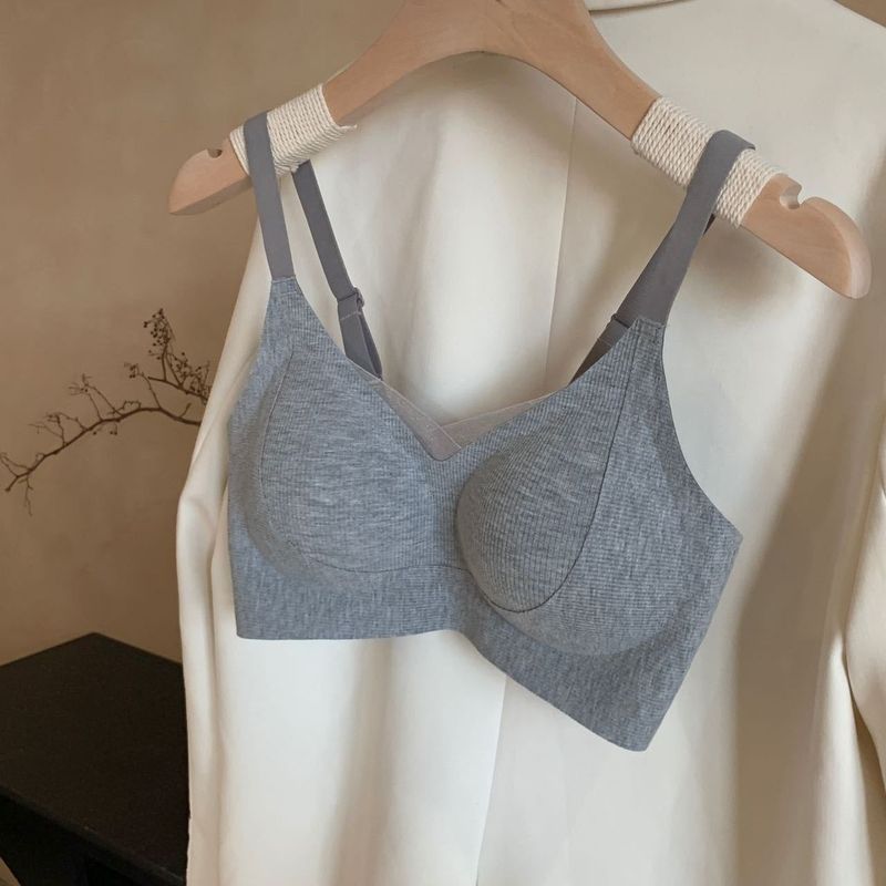 ストレッチ無痕下着女性無鋼輪が集まって、垂れ下がるのを防ぐために、副乳を引っ張って、運動文ブラジャーをサポートします。|undefined